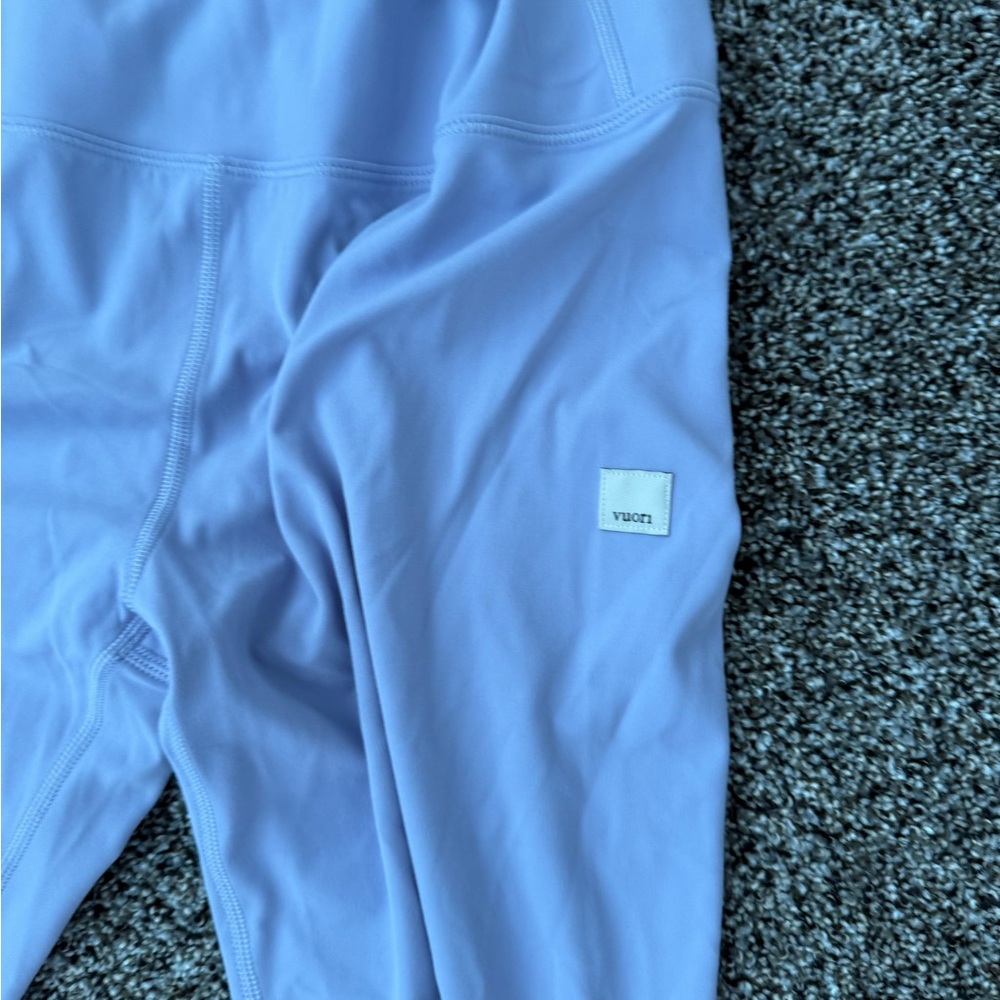 Vuori Performance Leggings - Lavender Ice Size Medium